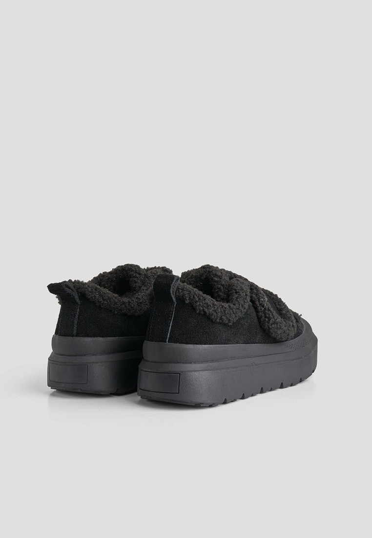 Кеди з хутром жіночі