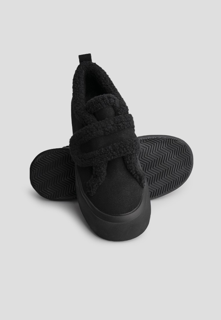 Кеди з хутром жіночі