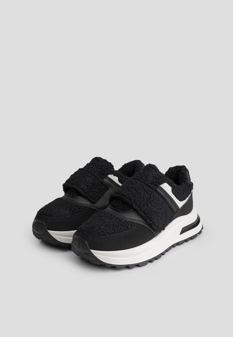 Кросівки з хутром жіночі