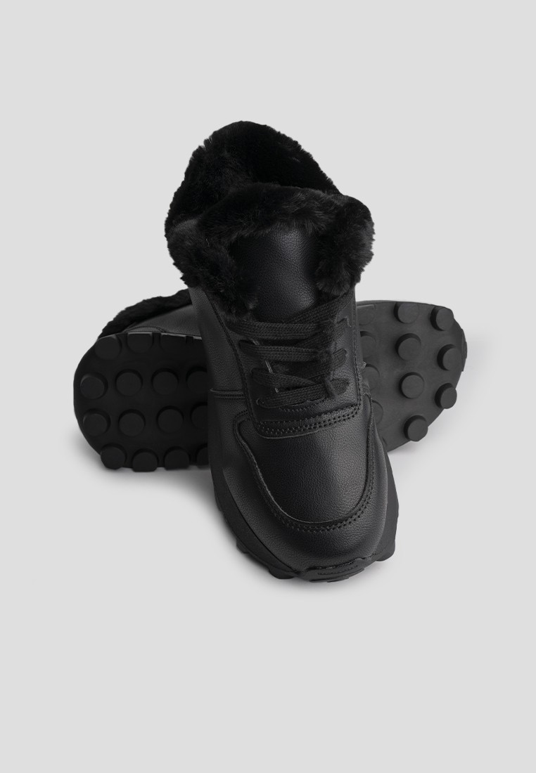 Кросівки зимові жіночі