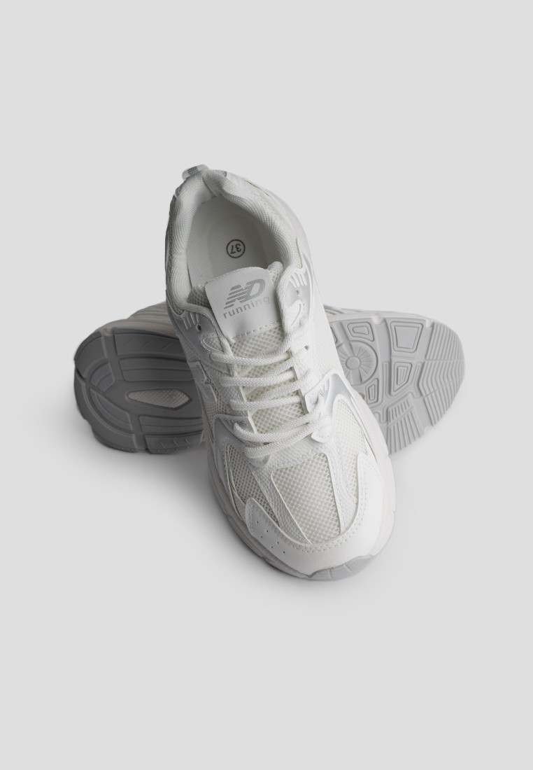 Кросівки жіночі