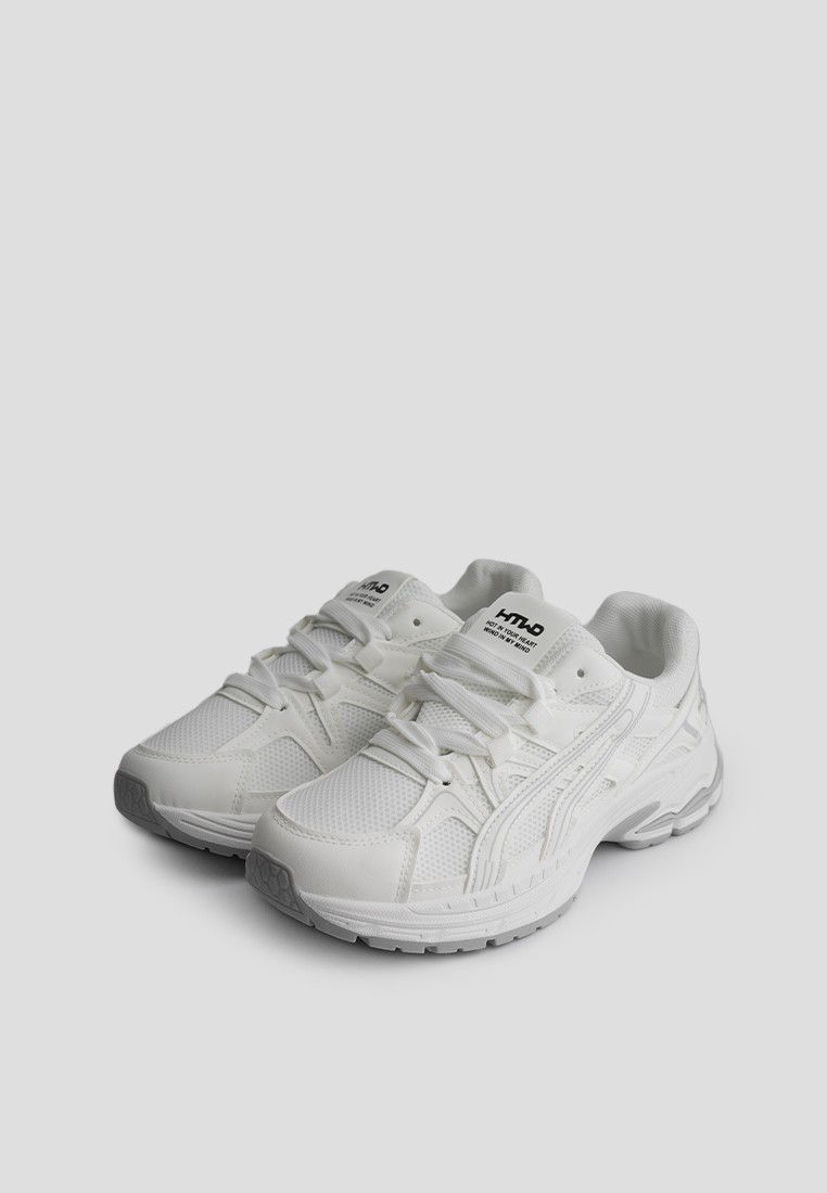 Кросівки жіночі