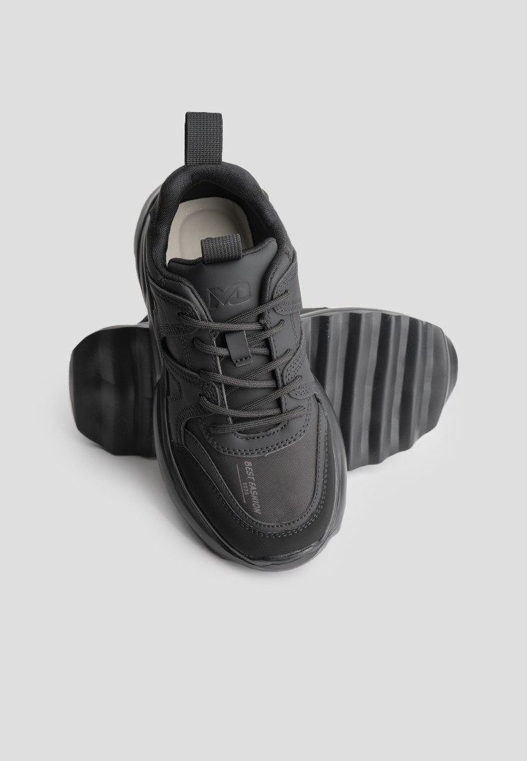 Кросівки жіночі