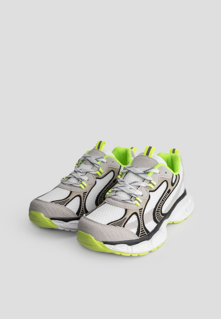 Кросівки жіночі