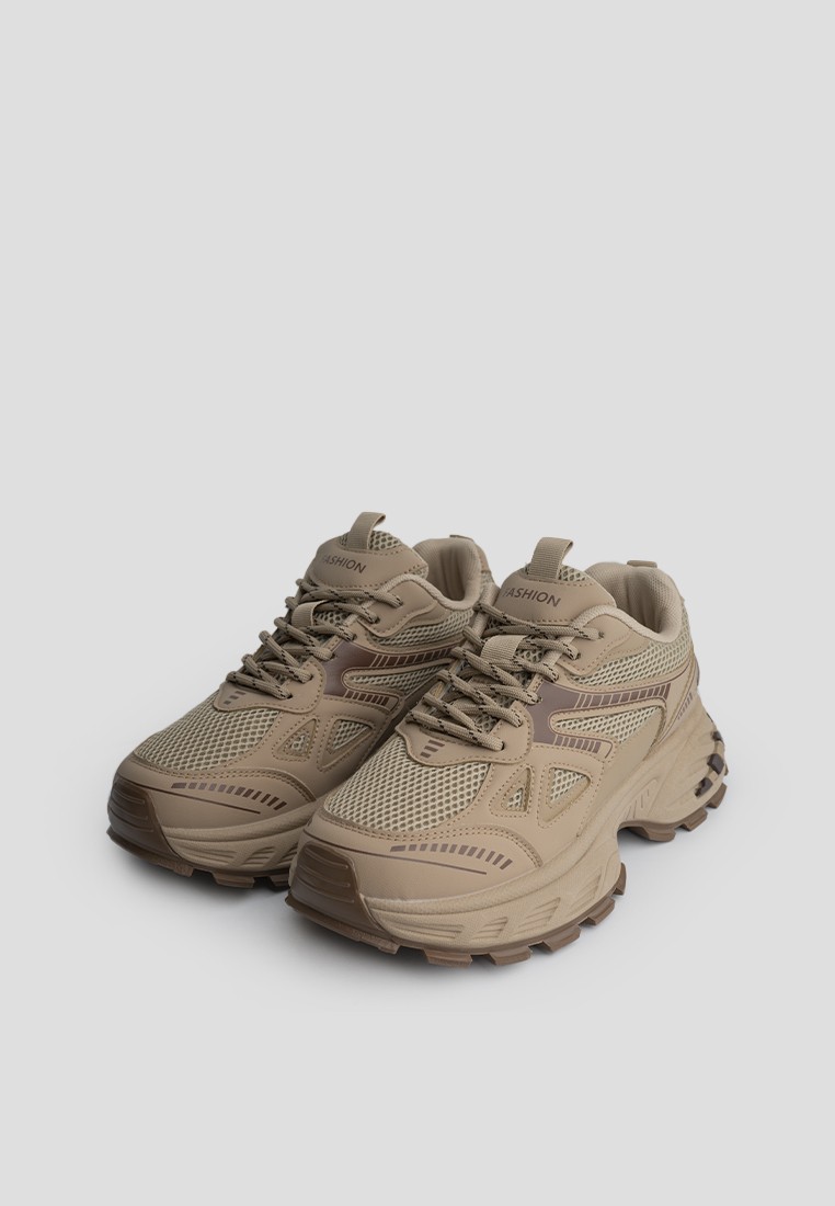 Кросівки жіночі