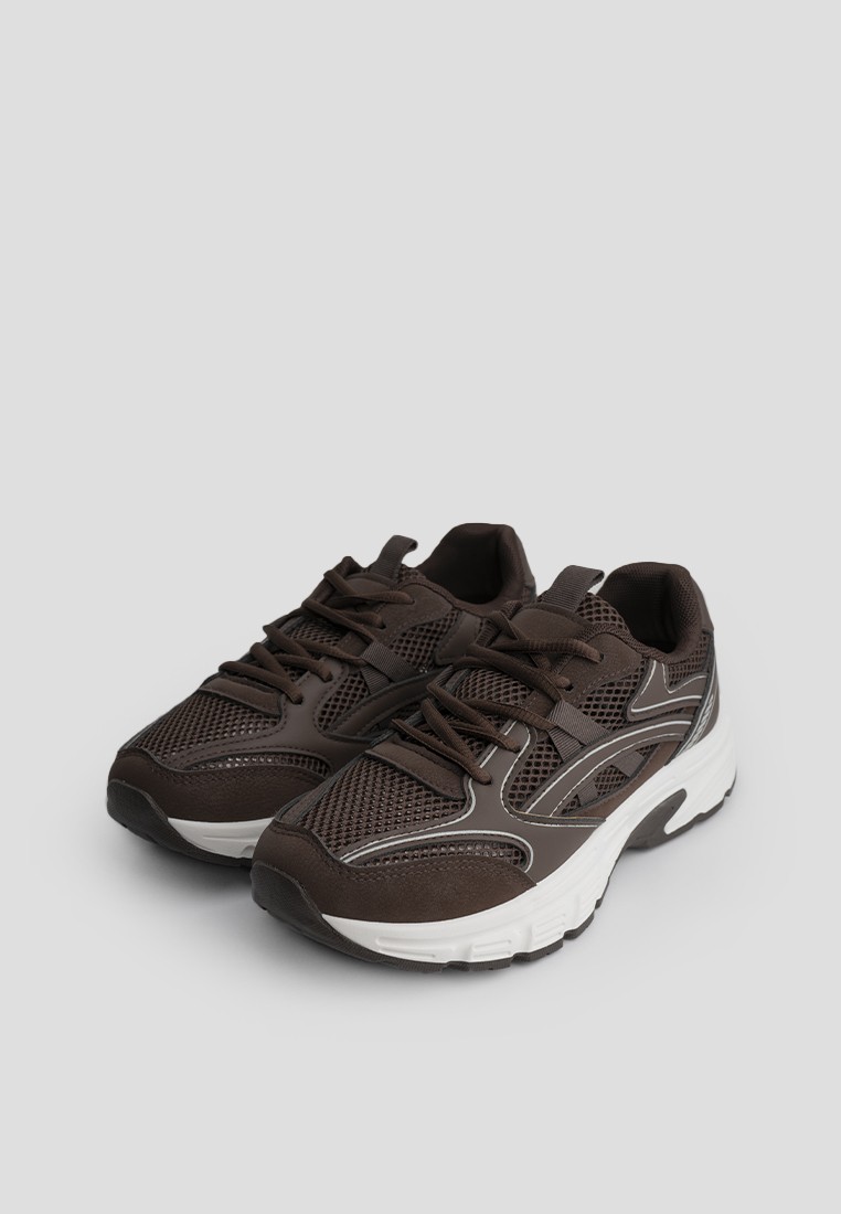 Кросівки жіночі