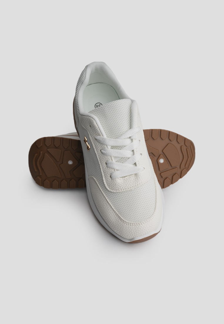 Кросівки жіночі