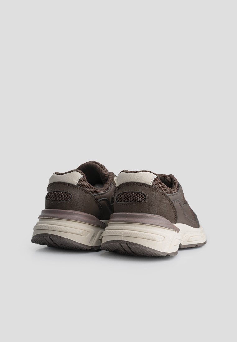 Кросівки жіночі