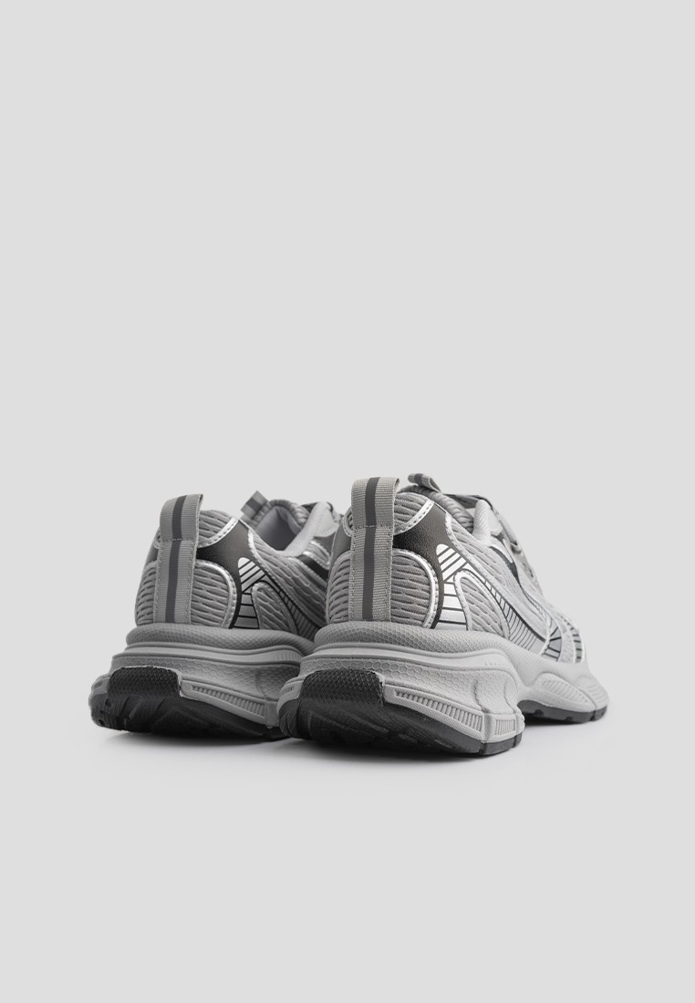 Кросівки жіночі