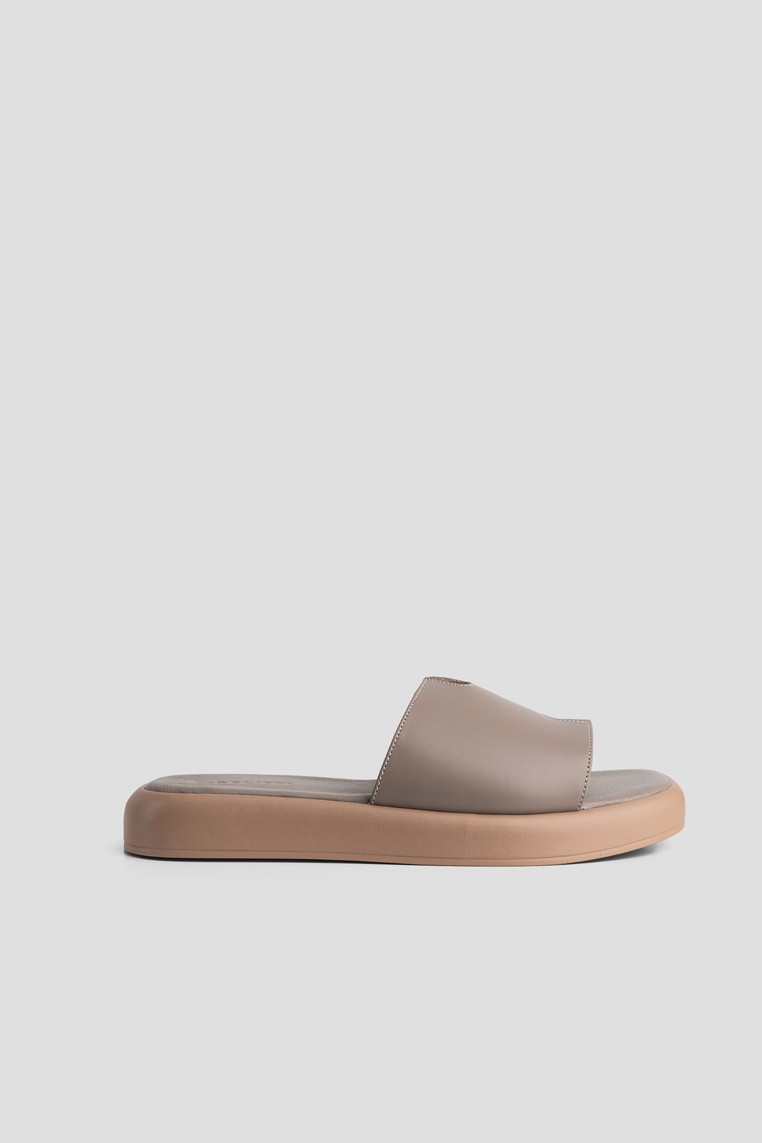 Шльопанці шкіряні жіночі