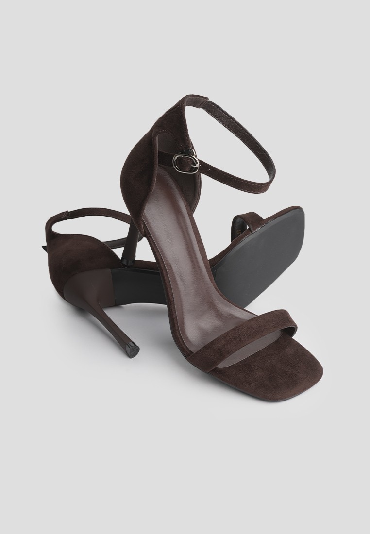 Босоніжки жіночі на підборах