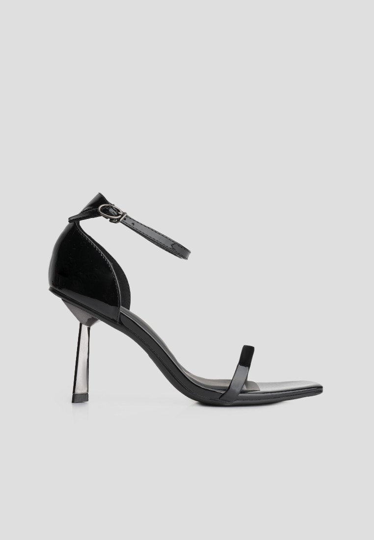 Босоніжки жіночі на підборах