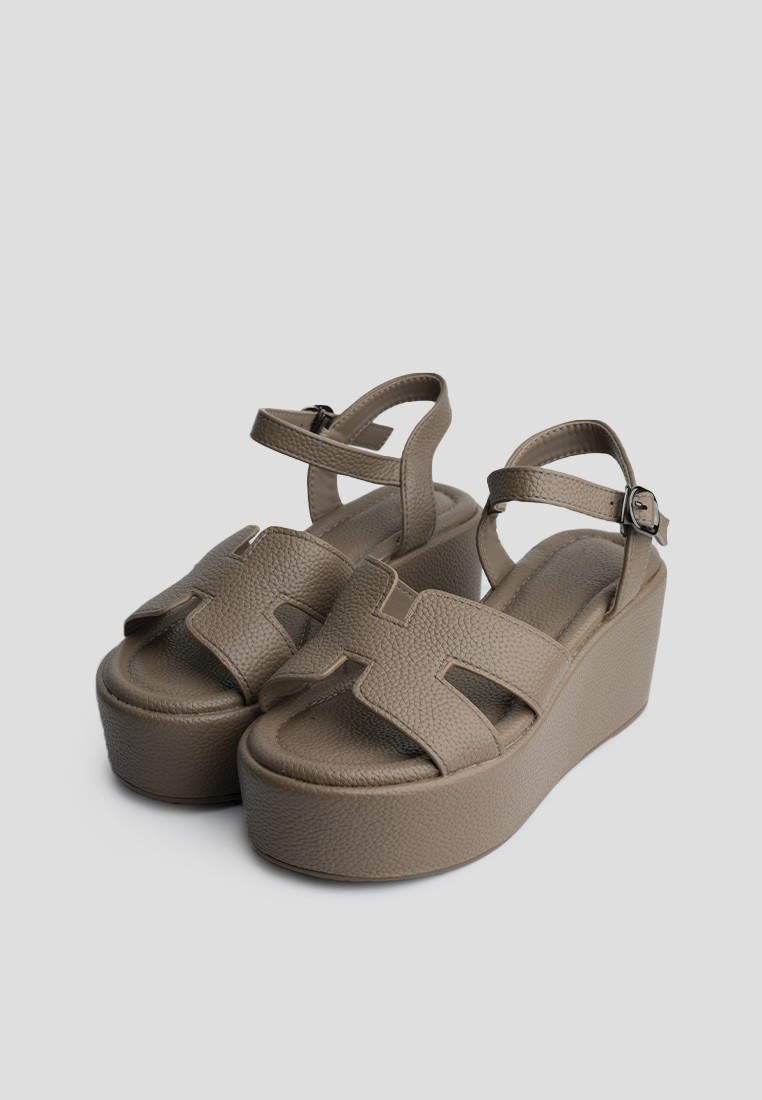 Босоніжки жіночі на танкетці Vzuttya.UA