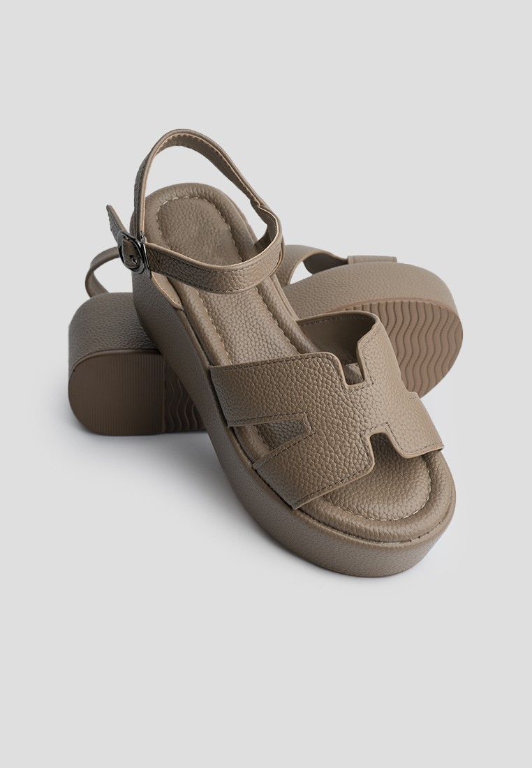 Босоніжки жіночі на танкетці Vzuttya.UA