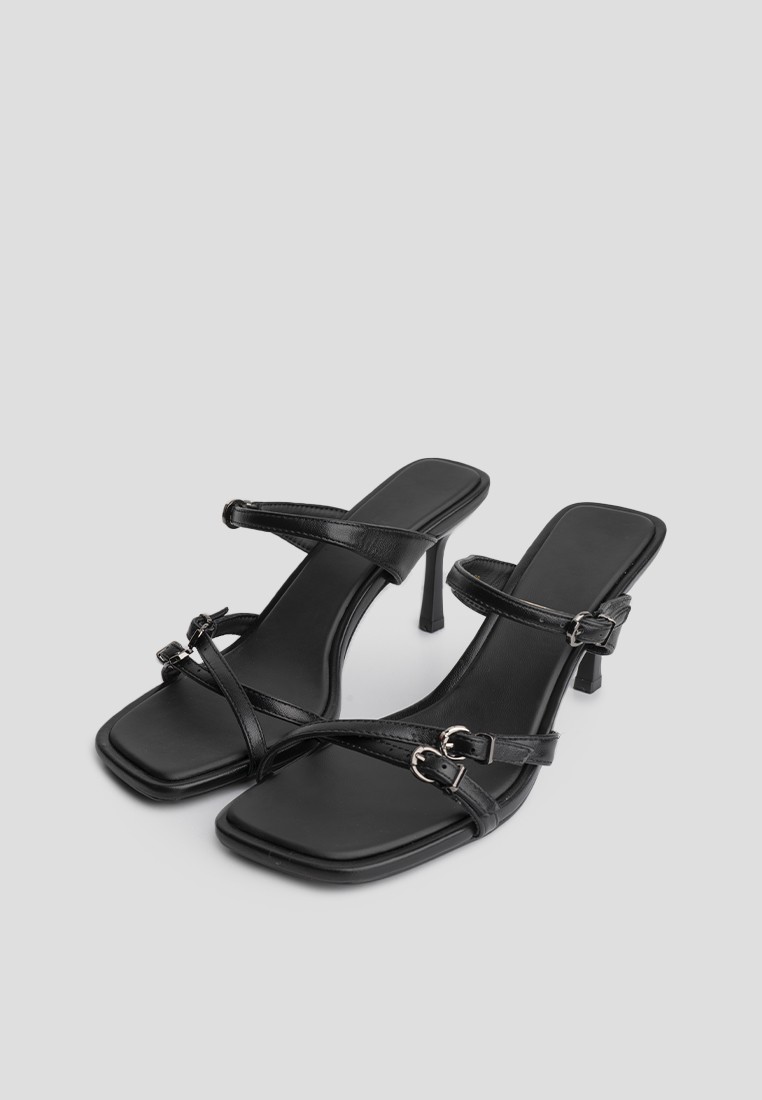 Жіночі босоніжки на підборах