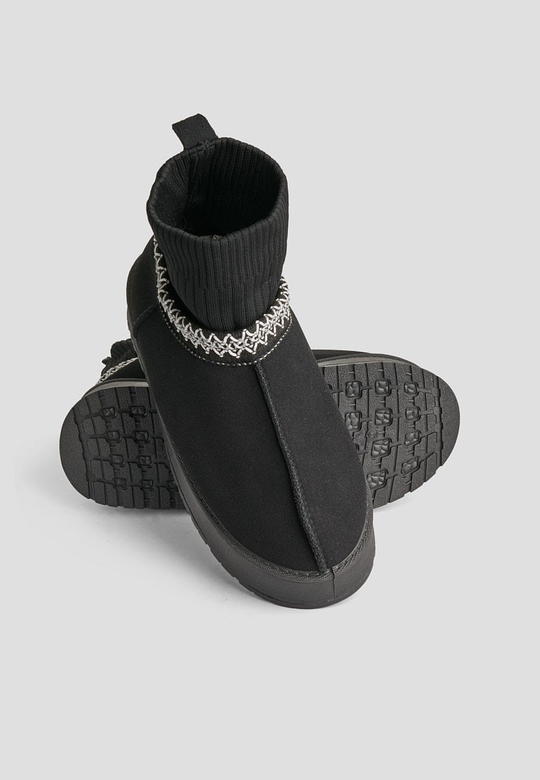 Уггі з хутром жіночі